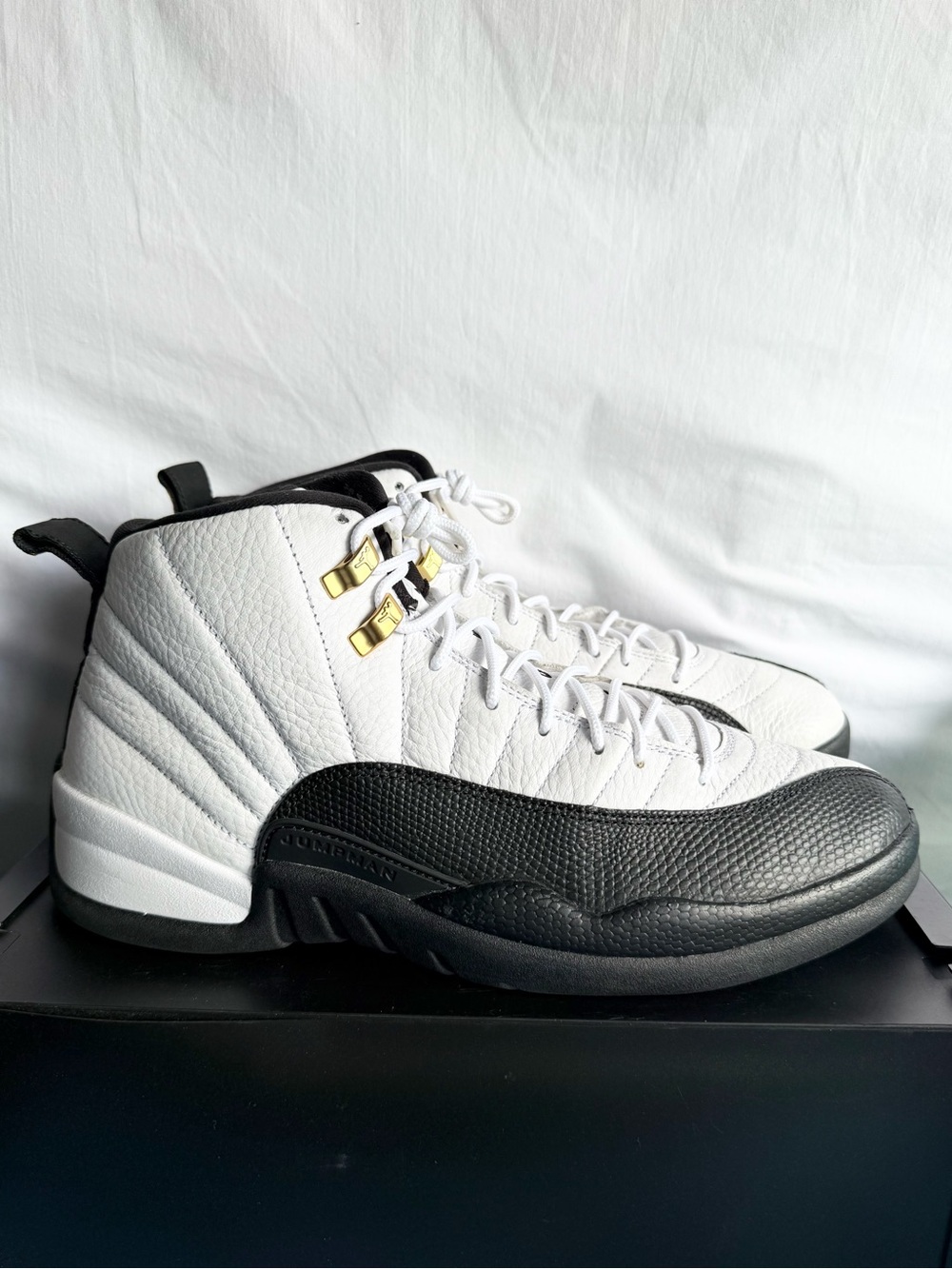 AUTHENTIC Jordan 12 Retro Taxi size 10 CT8013-117 2025 PRE-OWNED